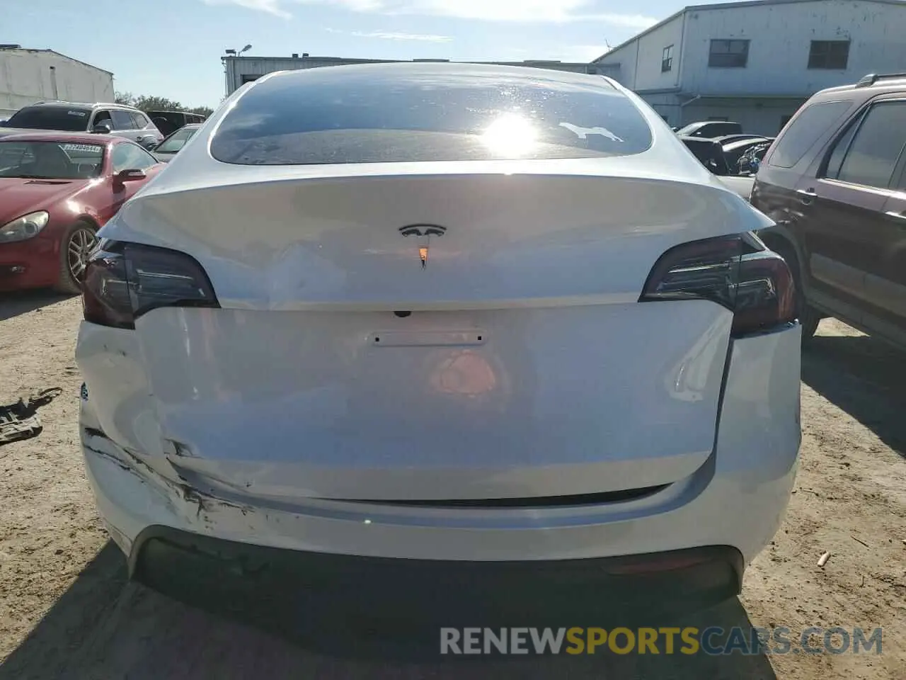 6 Photograph of a damaged car 7SAYGDED5RF044398 TESLA MODEL Y 2024