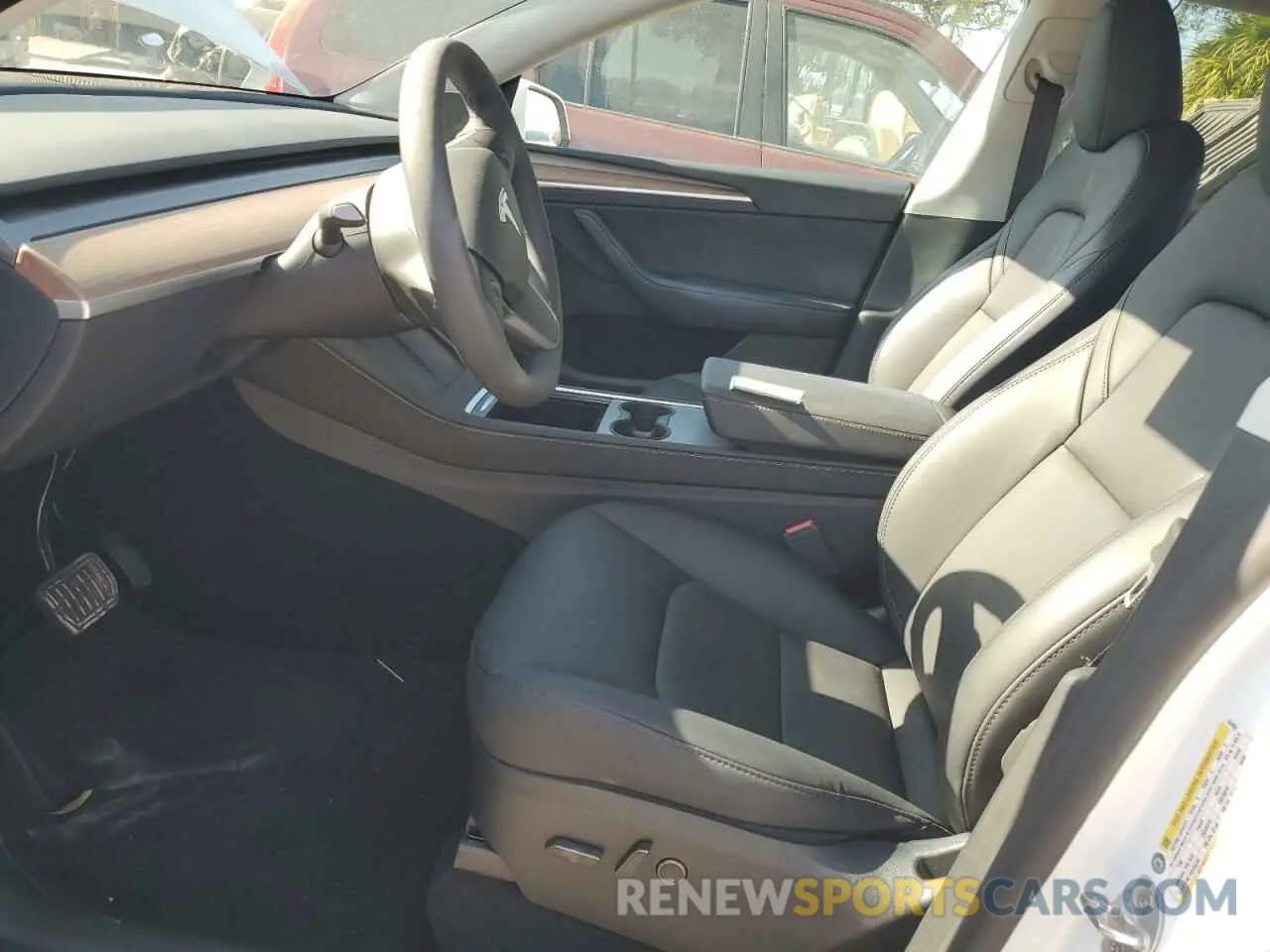 7 Photograph of a damaged car 7SAYGDED5RF044398 TESLA MODEL Y 2024