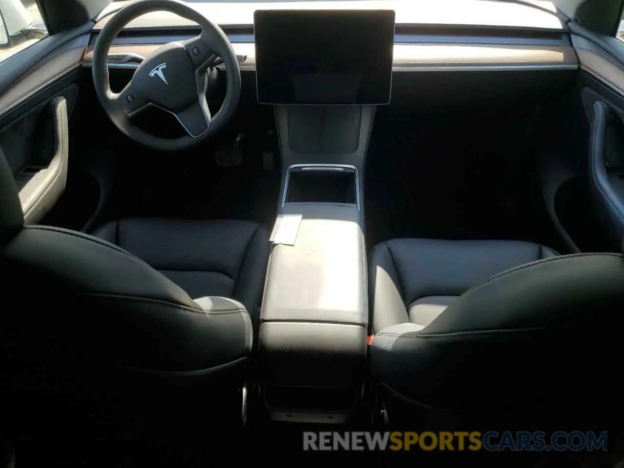 8 Photograph of a damaged car 7SAYGDED5RF044398 TESLA MODEL Y 2024