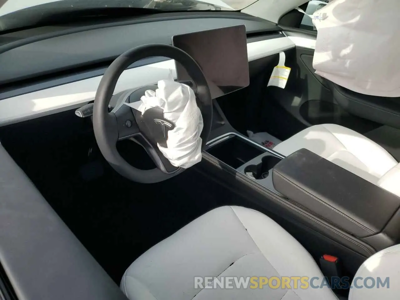 8 Photograph of a damaged car 7SAYGDED5RF045017 TESLA MODEL Y 2024