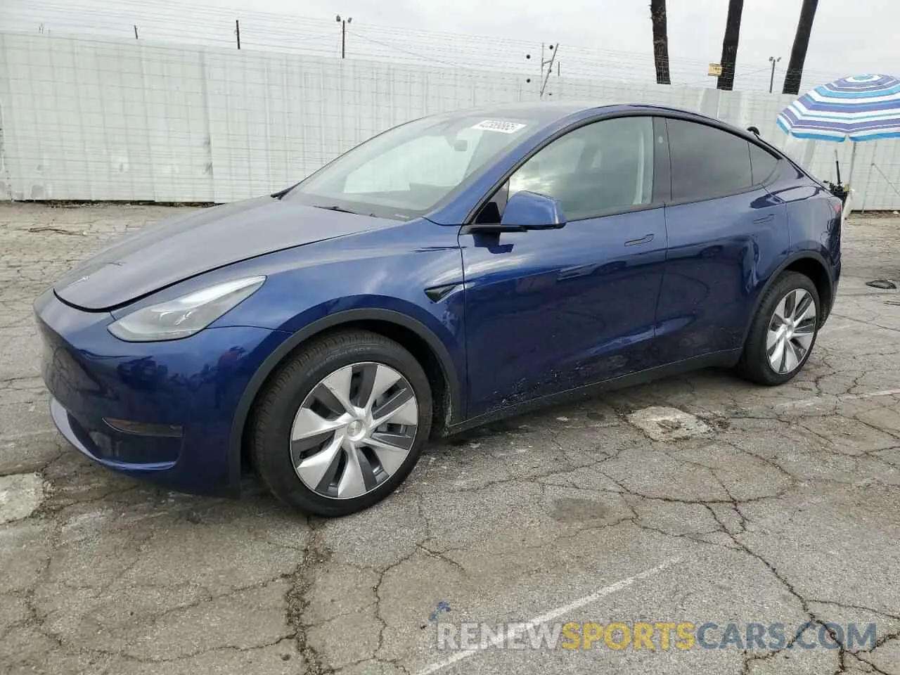 1 Photograph of a damaged car 7SAYGDED5RF082102 TESLA MODEL Y 2024