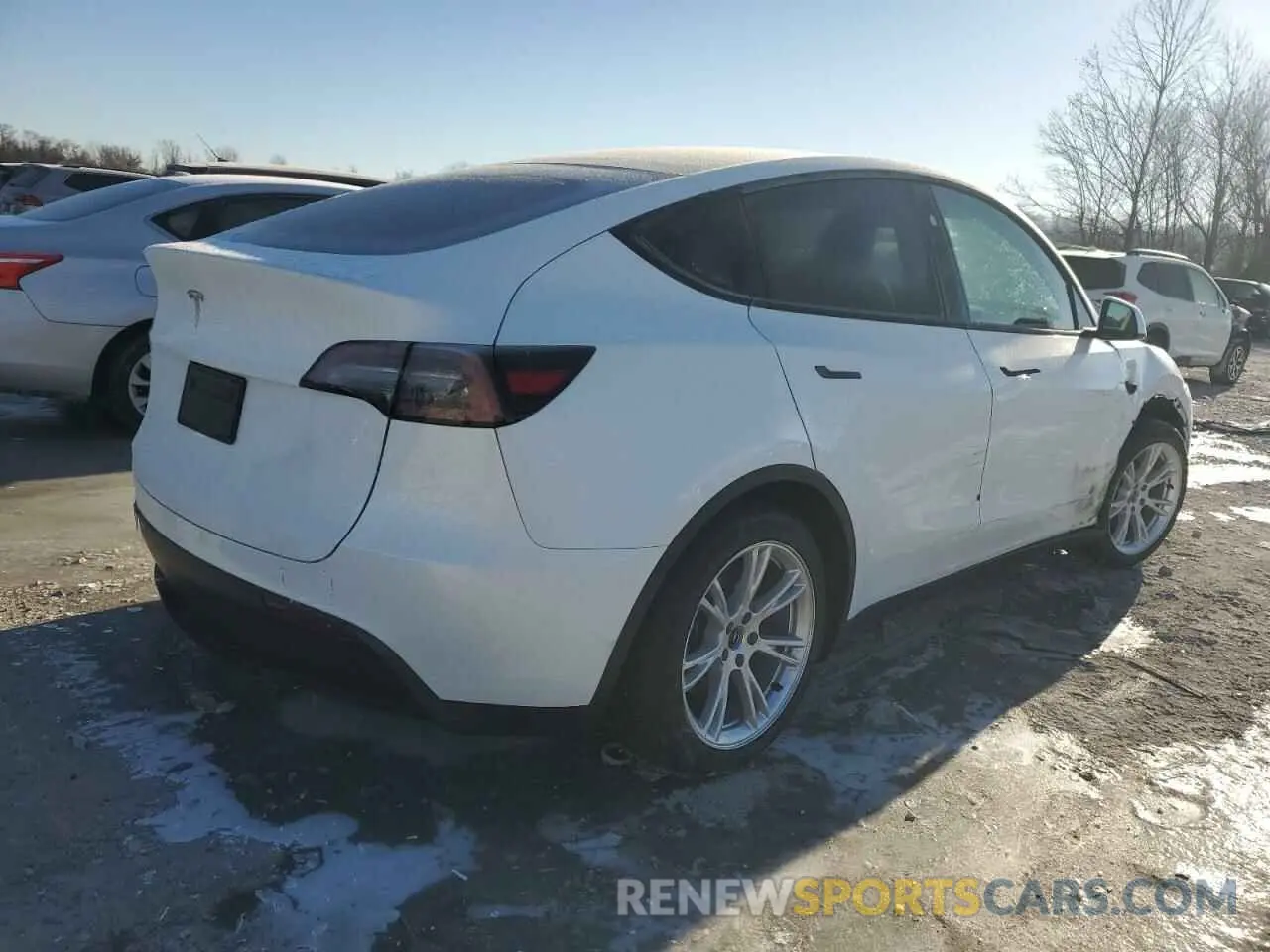 3 Photograph of a damaged car 7SAYGDED5RF086943 TESLA MODEL Y 2024