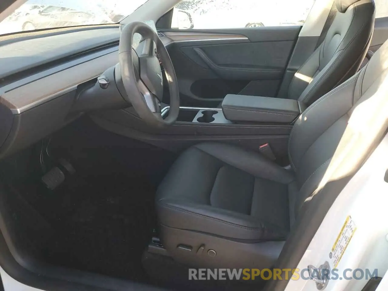 7 Photograph of a damaged car 7SAYGDED5RF086943 TESLA MODEL Y 2024