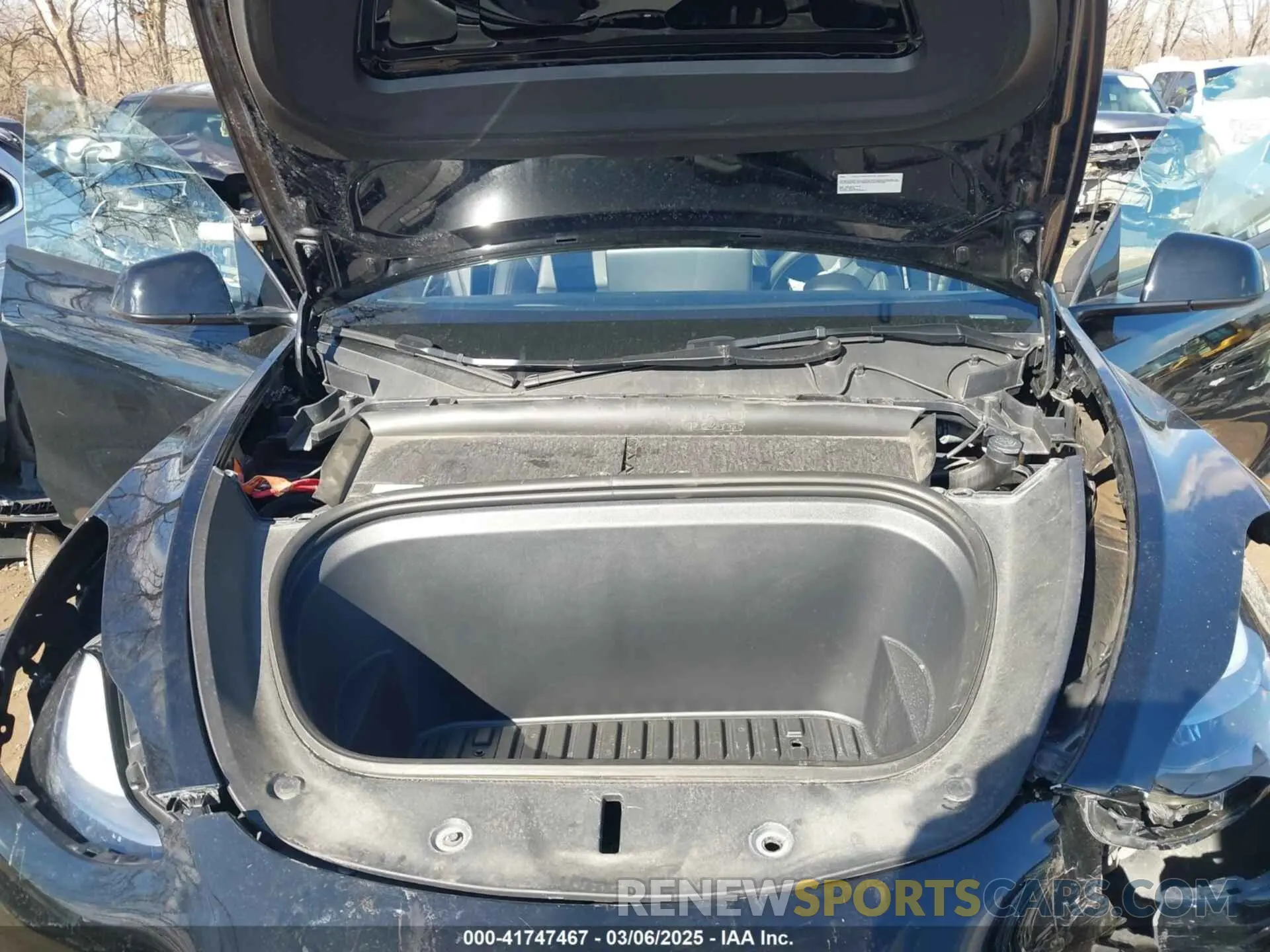 10 Photograph of a damaged car 7SAYGDED5RF093018 TESLA MODEL Y 2024