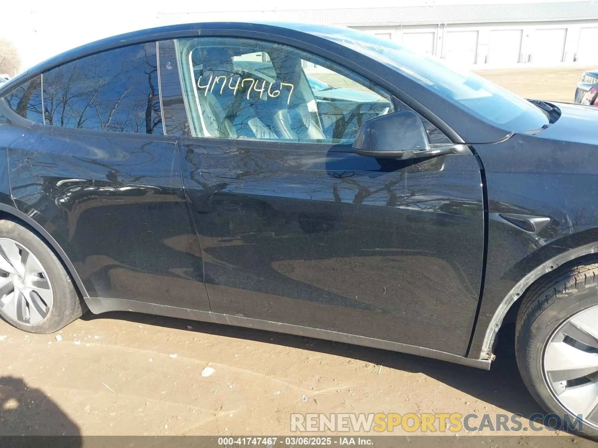 13 Photograph of a damaged car 7SAYGDED5RF093018 TESLA MODEL Y 2024