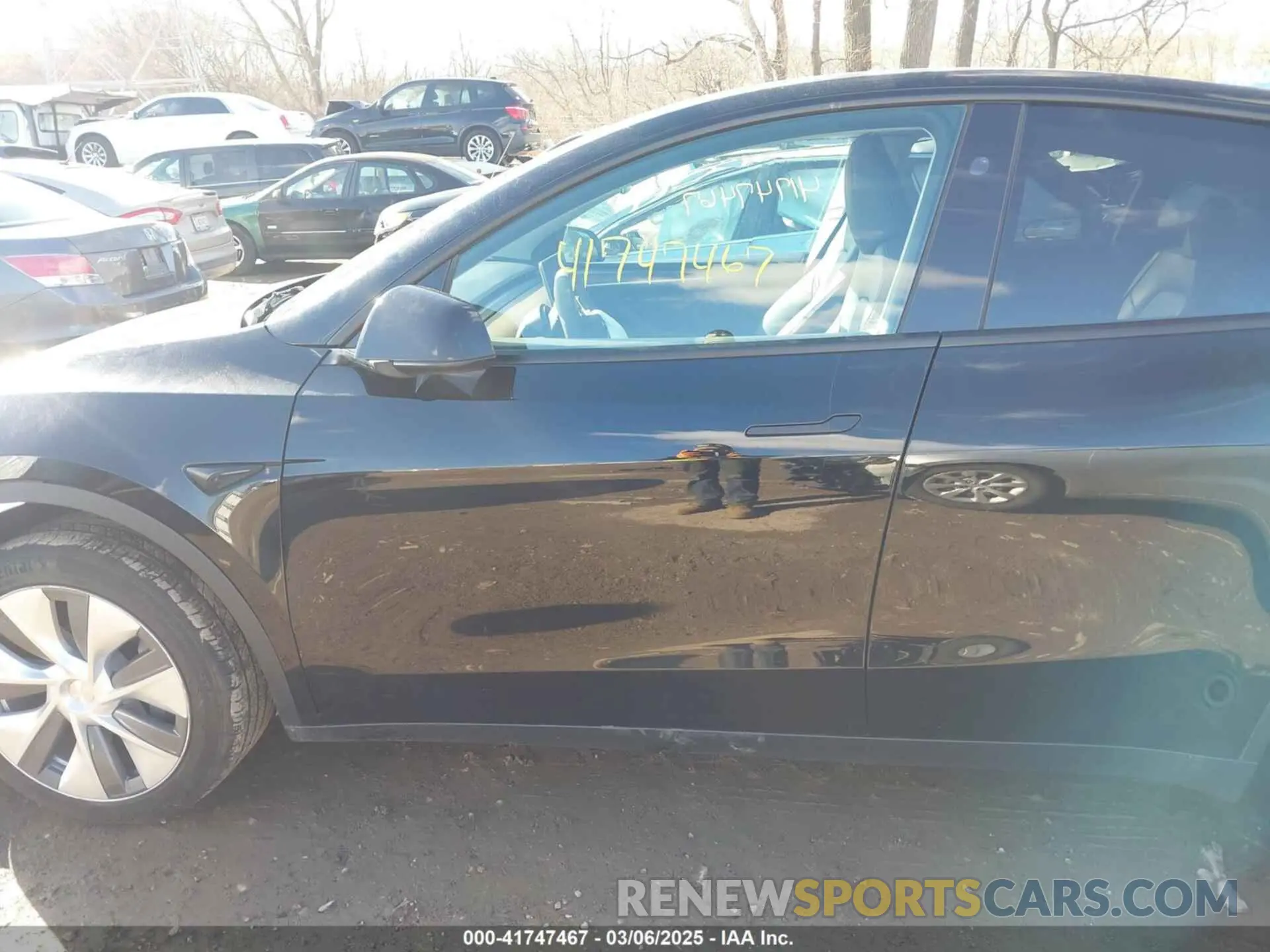 14 Photograph of a damaged car 7SAYGDED5RF093018 TESLA MODEL Y 2024