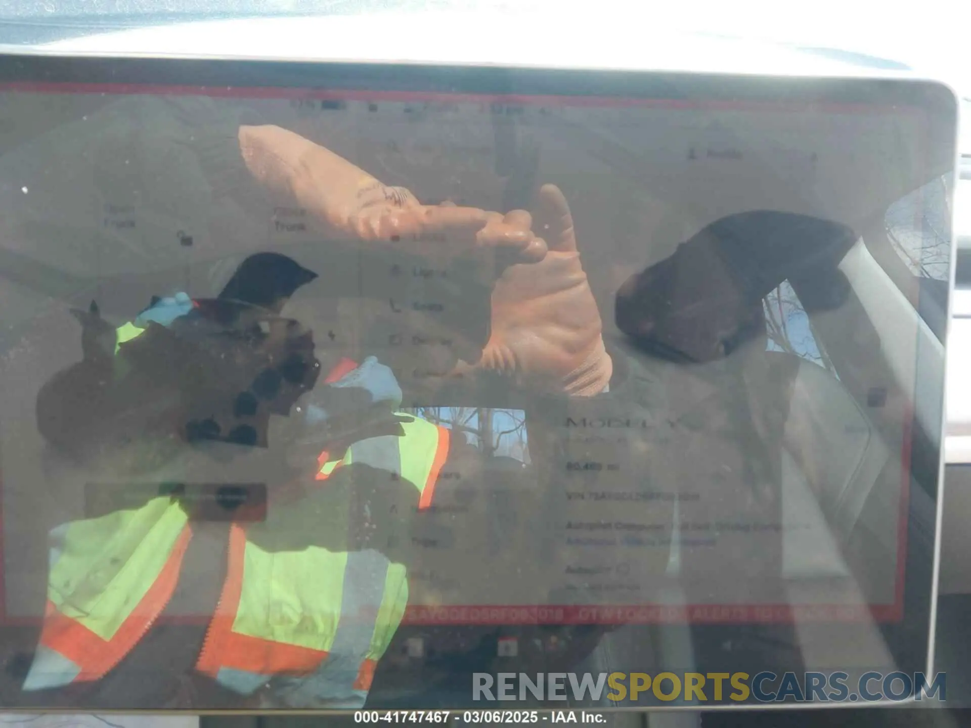 7 Photograph of a damaged car 7SAYGDED5RF093018 TESLA MODEL Y 2024