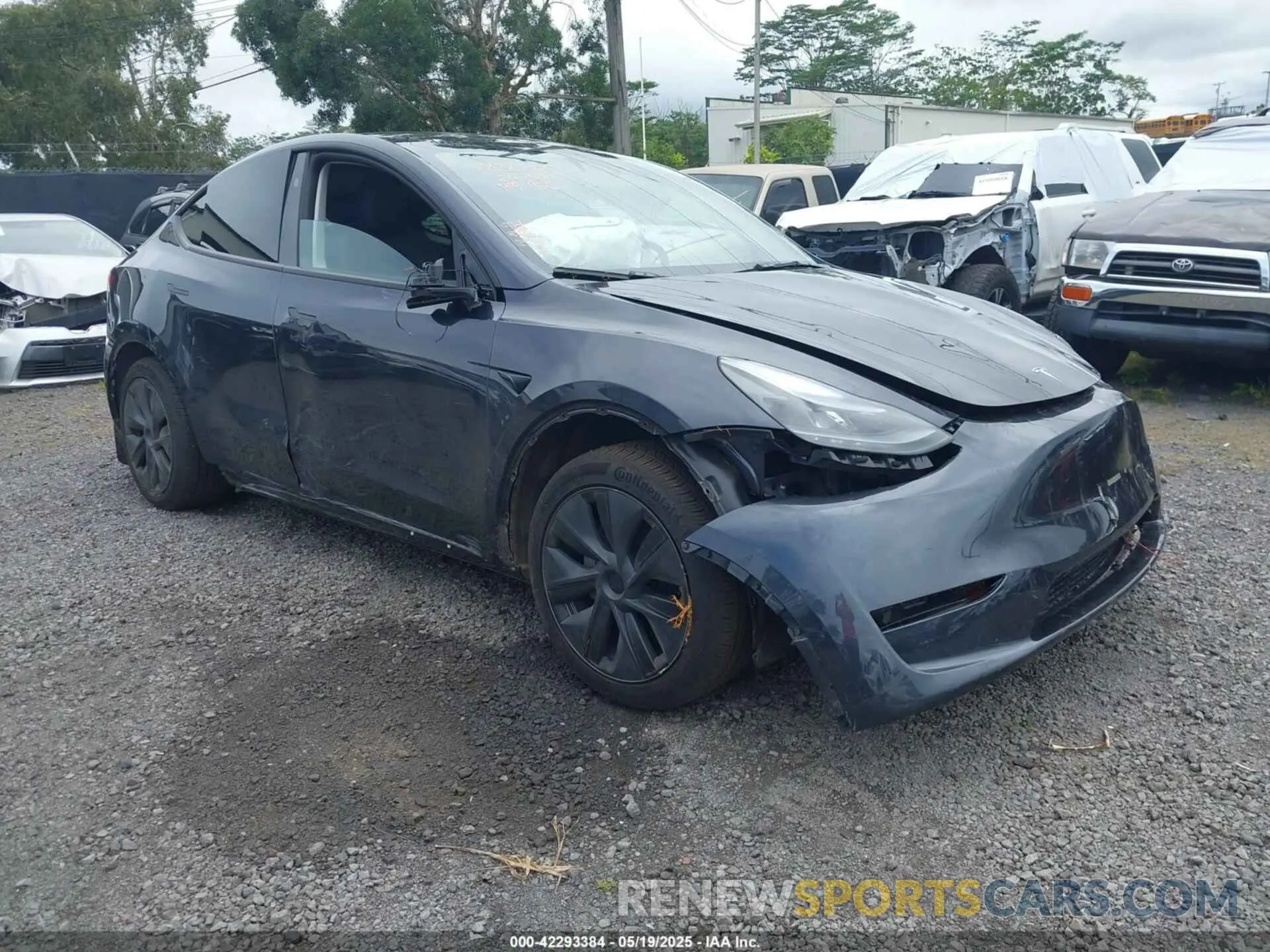 1 Photograph of a damaged car 7SAYGDED5RF111338 TESLA MODEL Y 2024