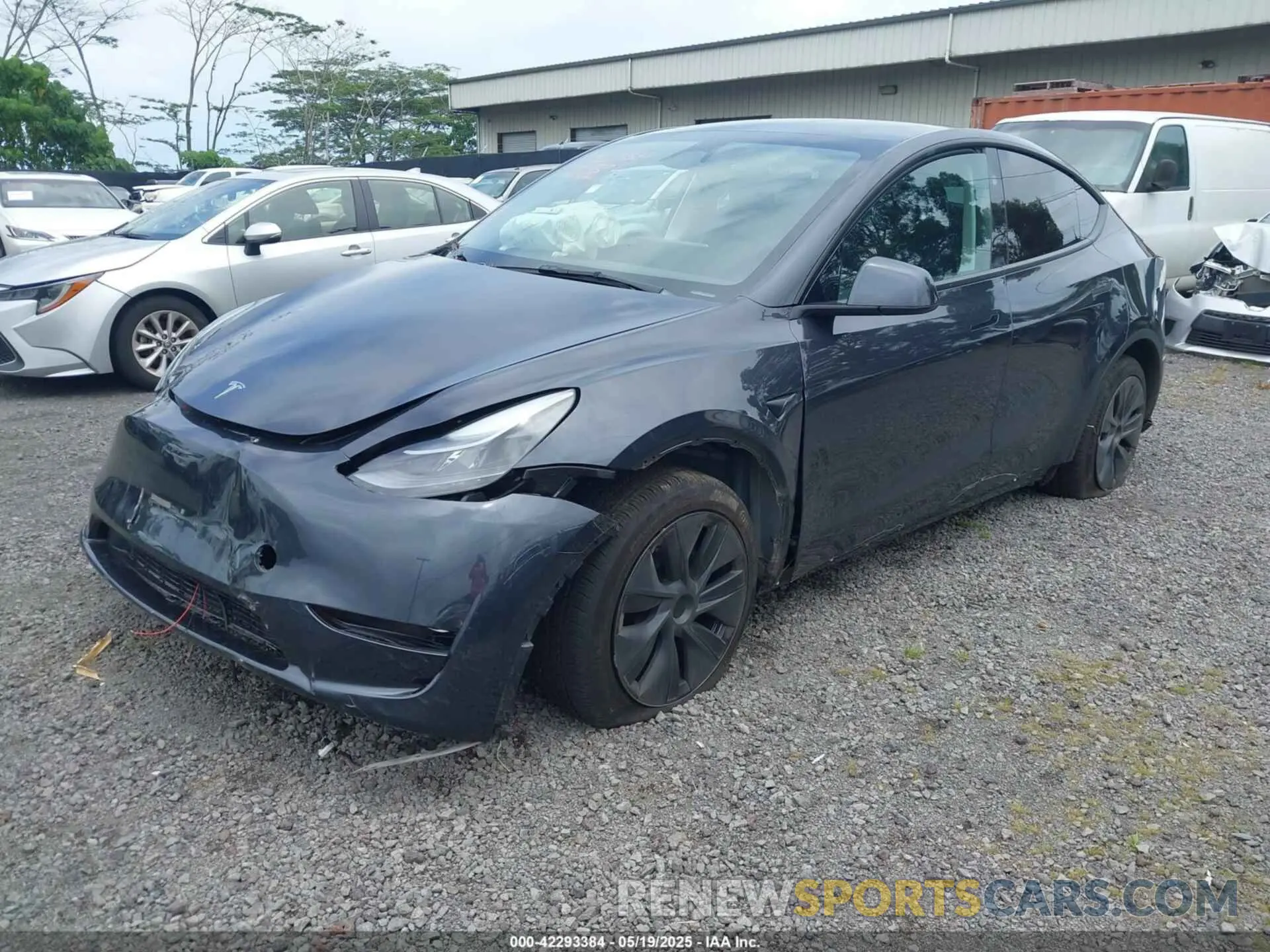 2 Photograph of a damaged car 7SAYGDED5RF111338 TESLA MODEL Y 2024