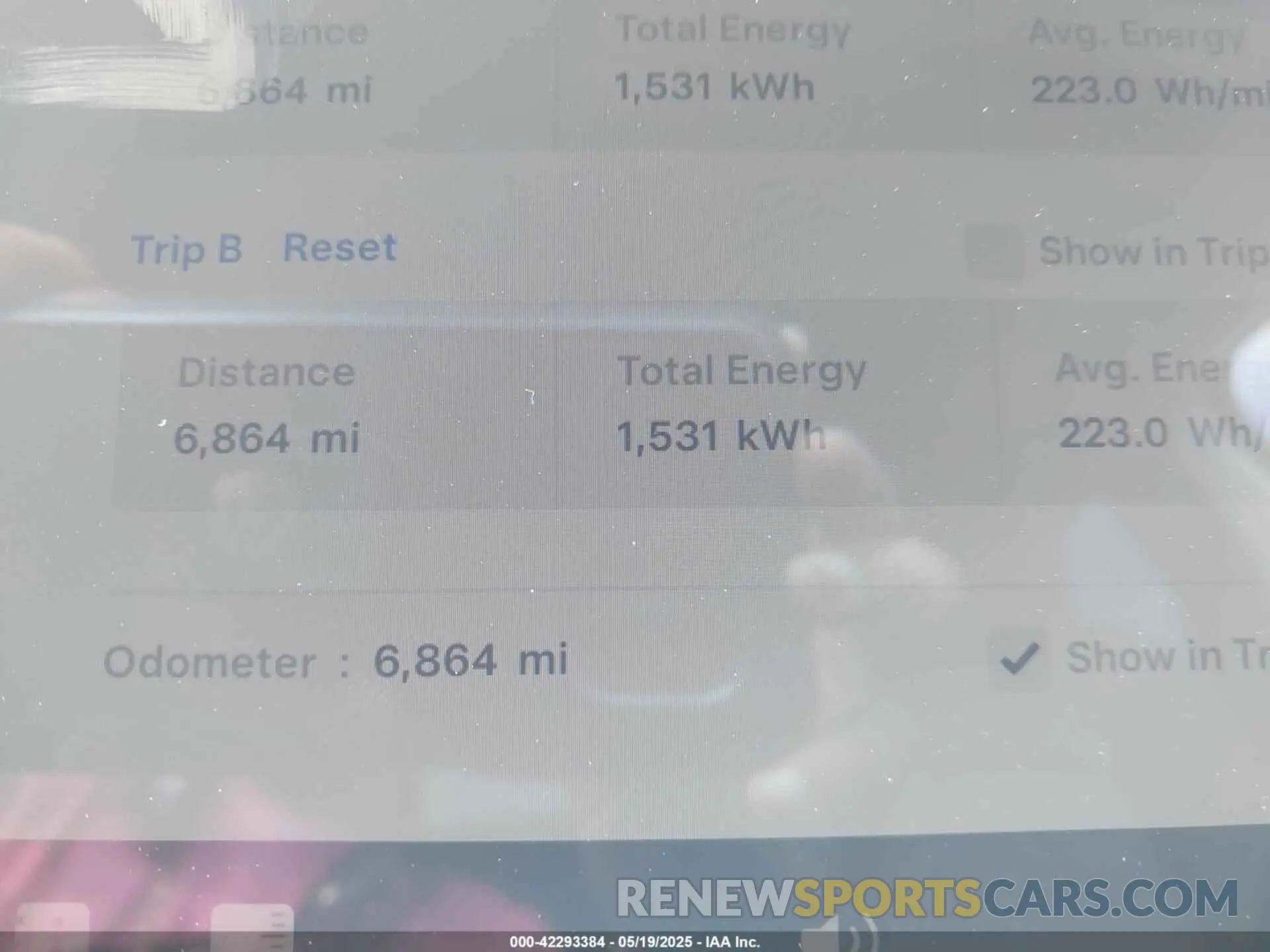 6 Photograph of a damaged car 7SAYGDED5RF111338 TESLA MODEL Y 2024