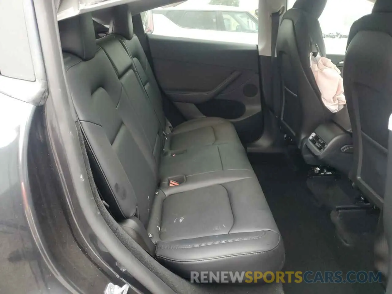 10 Photograph of a damaged car 7SAYGDED5RF161155 TESLA MODEL Y 2024