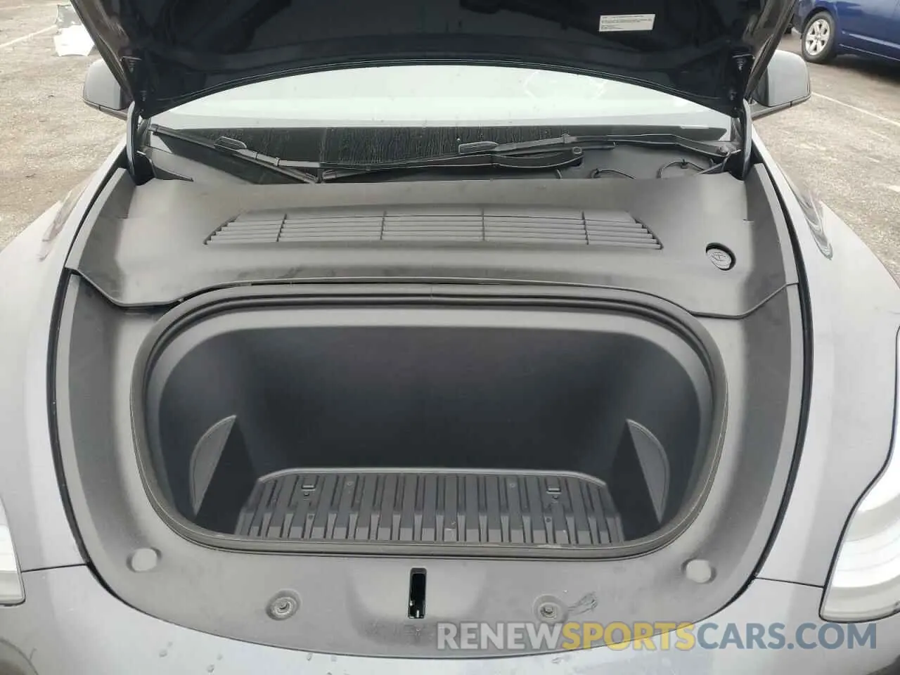 11 Photograph of a damaged car 7SAYGDED5RF161155 TESLA MODEL Y 2024