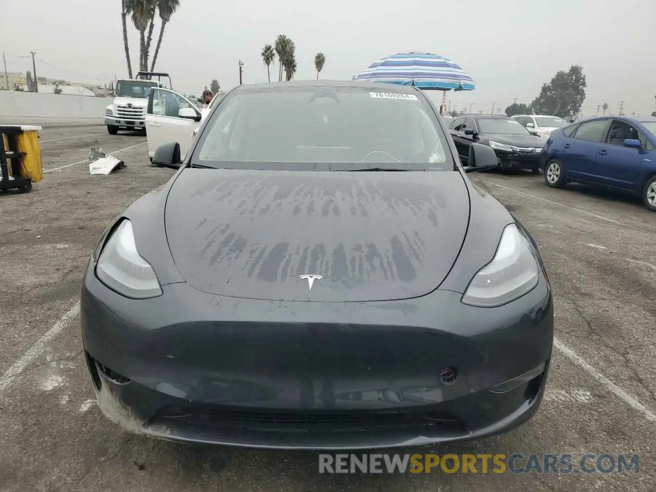 5 Photograph of a damaged car 7SAYGDED5RF161155 TESLA MODEL Y 2024
