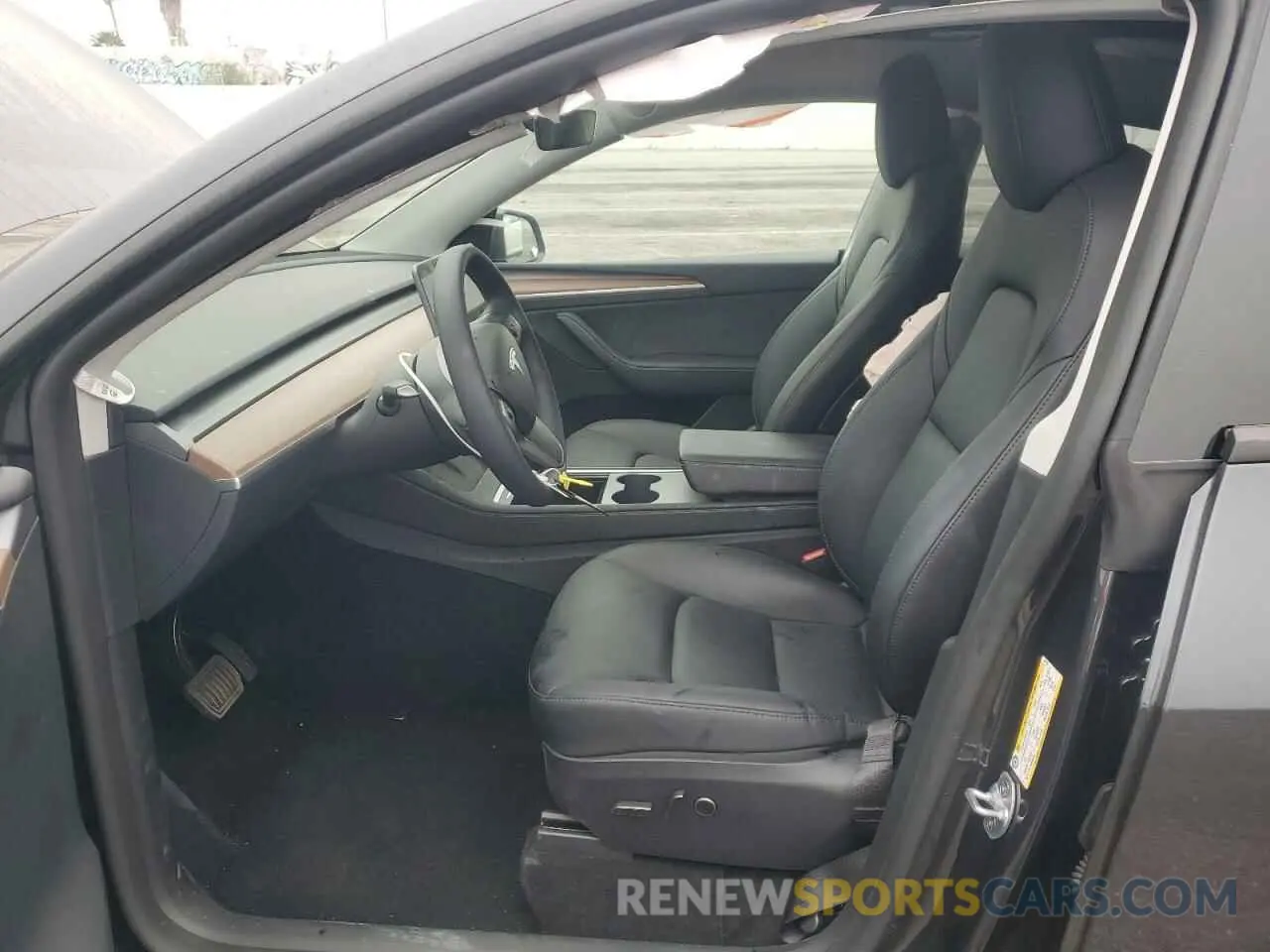 7 Photograph of a damaged car 7SAYGDED5RF161155 TESLA MODEL Y 2024