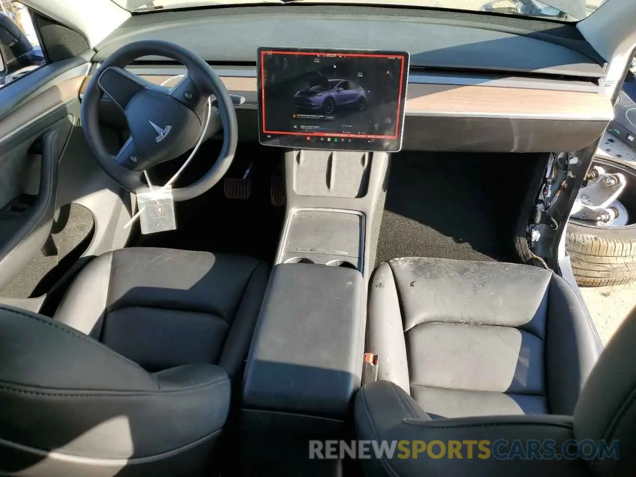 8 Photograph of a damaged car 7SAYGDED5RF185245 TESLA MODEL Y 2024