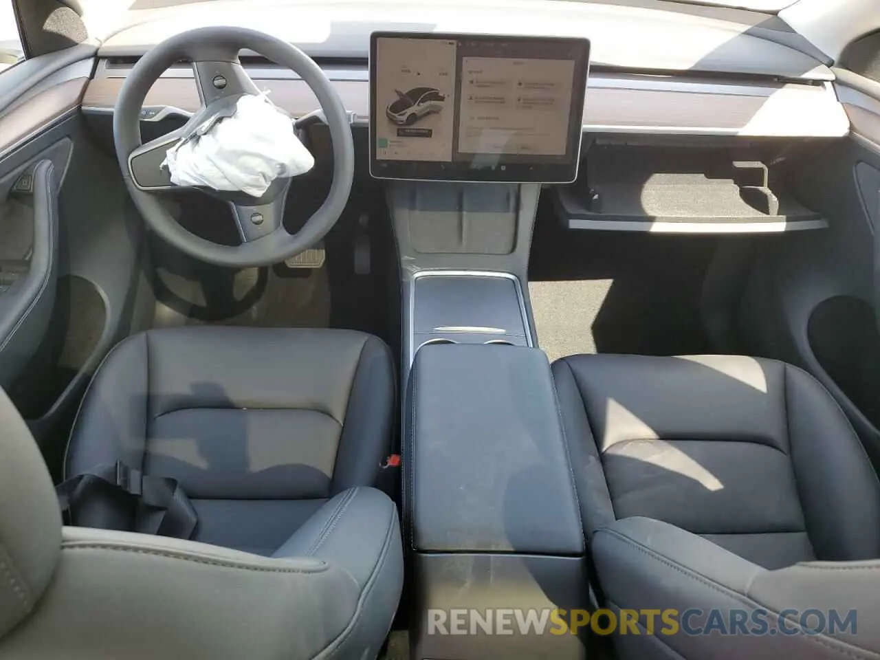 8 Photograph of a damaged car 7SAYGDED5RF196309 TESLA MODEL Y 2024