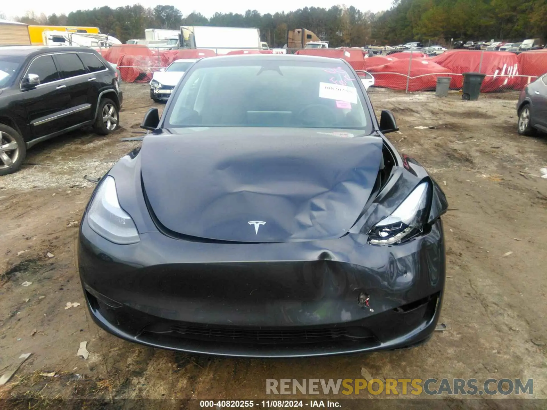11 Photograph of a damaged car 7SAYGDED6RA310492 TESLA MODEL Y 2024
