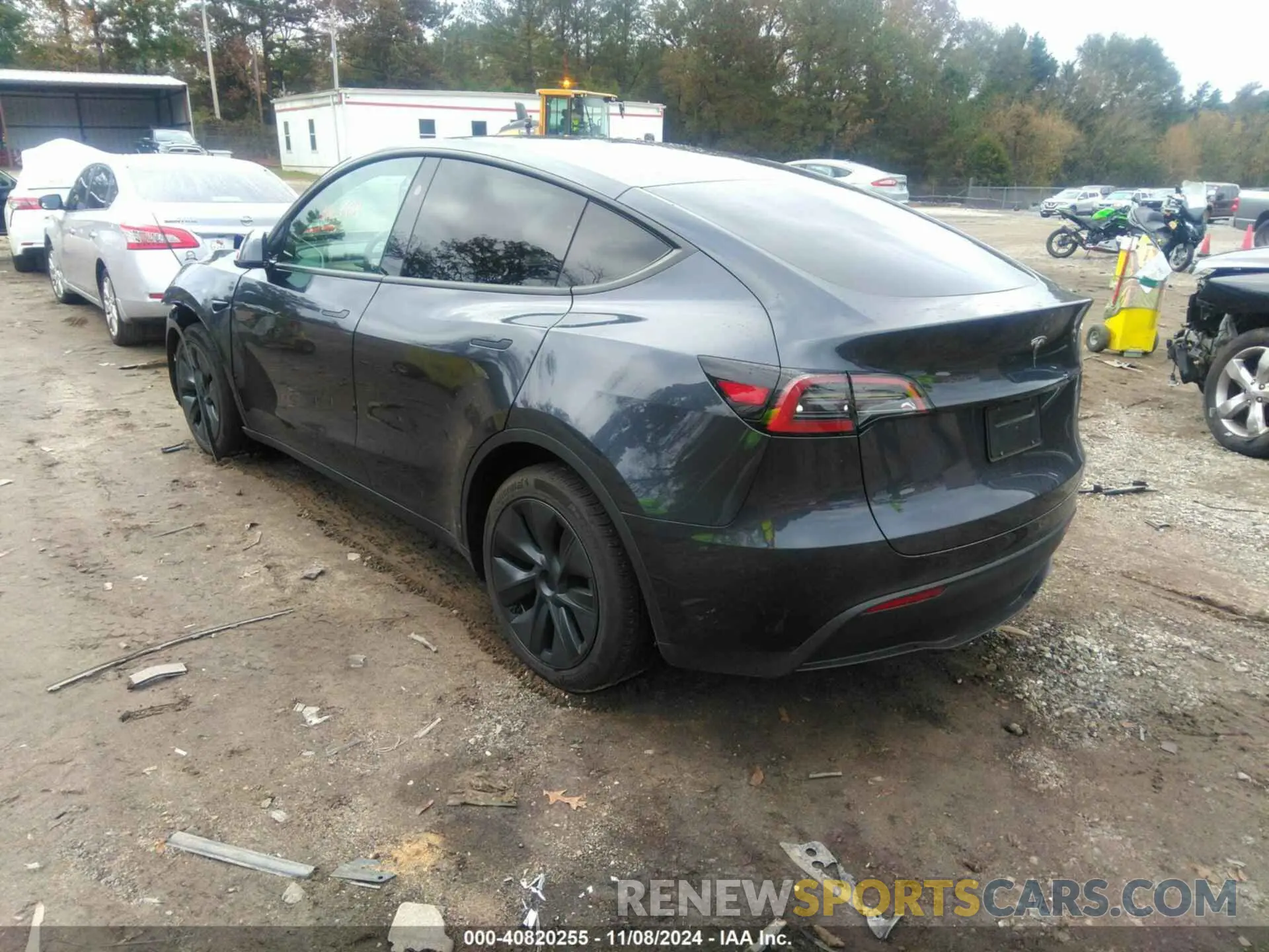 3 Photograph of a damaged car 7SAYGDED6RA310492 TESLA MODEL Y 2024