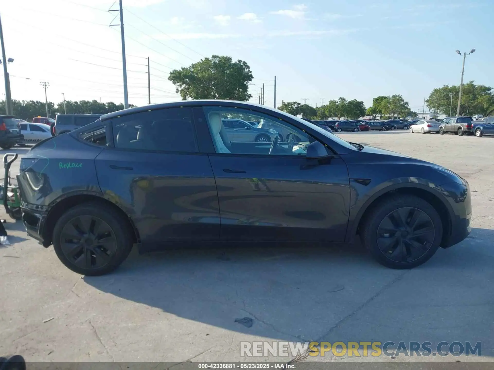 13 Photograph of a damaged car 7SAYGDED6RA334775 TESLA MODEL Y 2024