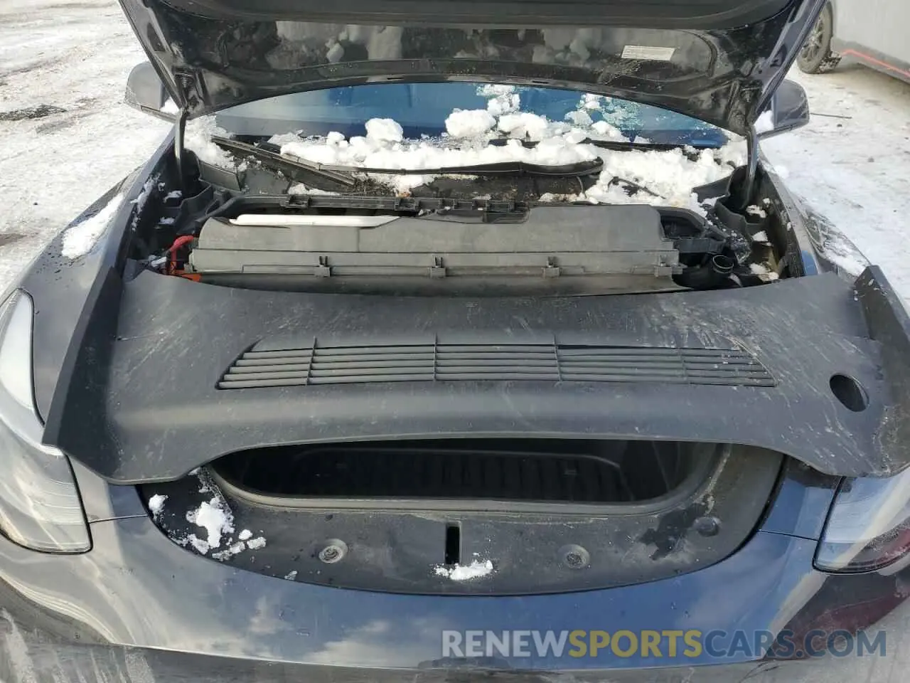 11 Photograph of a damaged car 7SAYGDED6RF014455 TESLA MODEL Y 2024