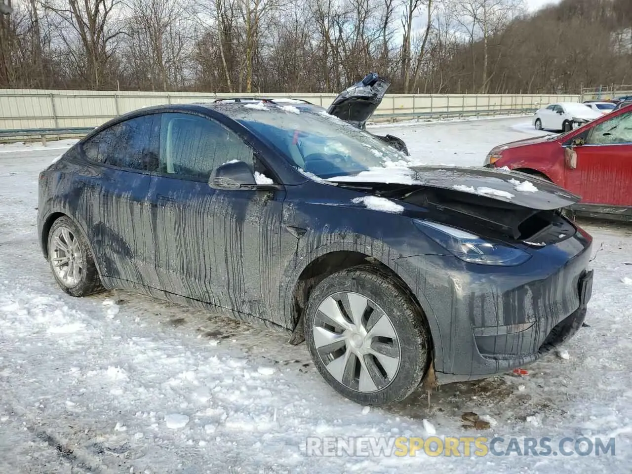 4 Photograph of a damaged car 7SAYGDED6RF014455 TESLA MODEL Y 2024