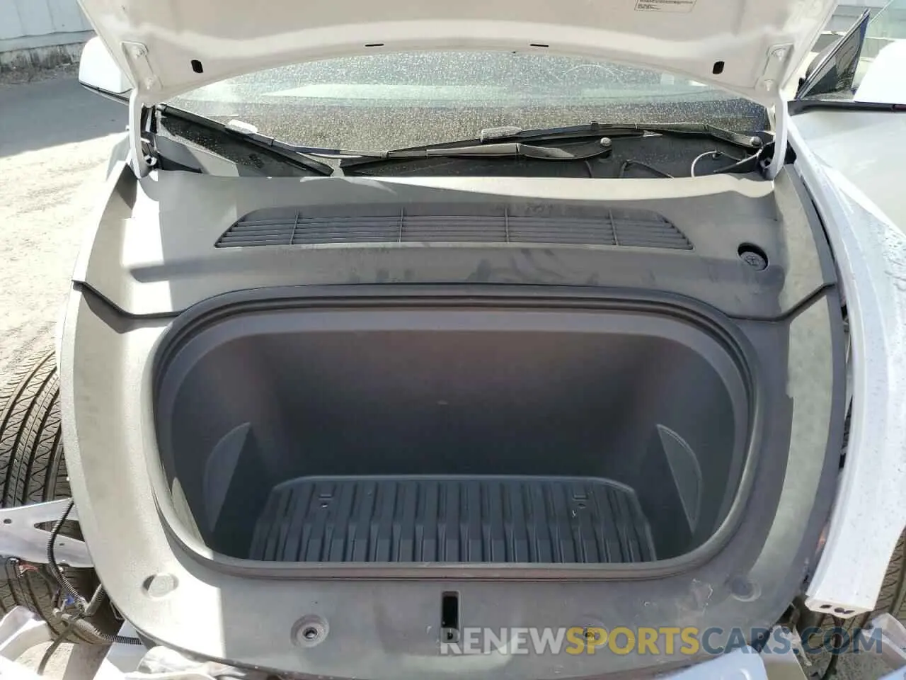 12 Photograph of a damaged car 7SAYGDED6RF044376 TESLA MODEL Y 2024