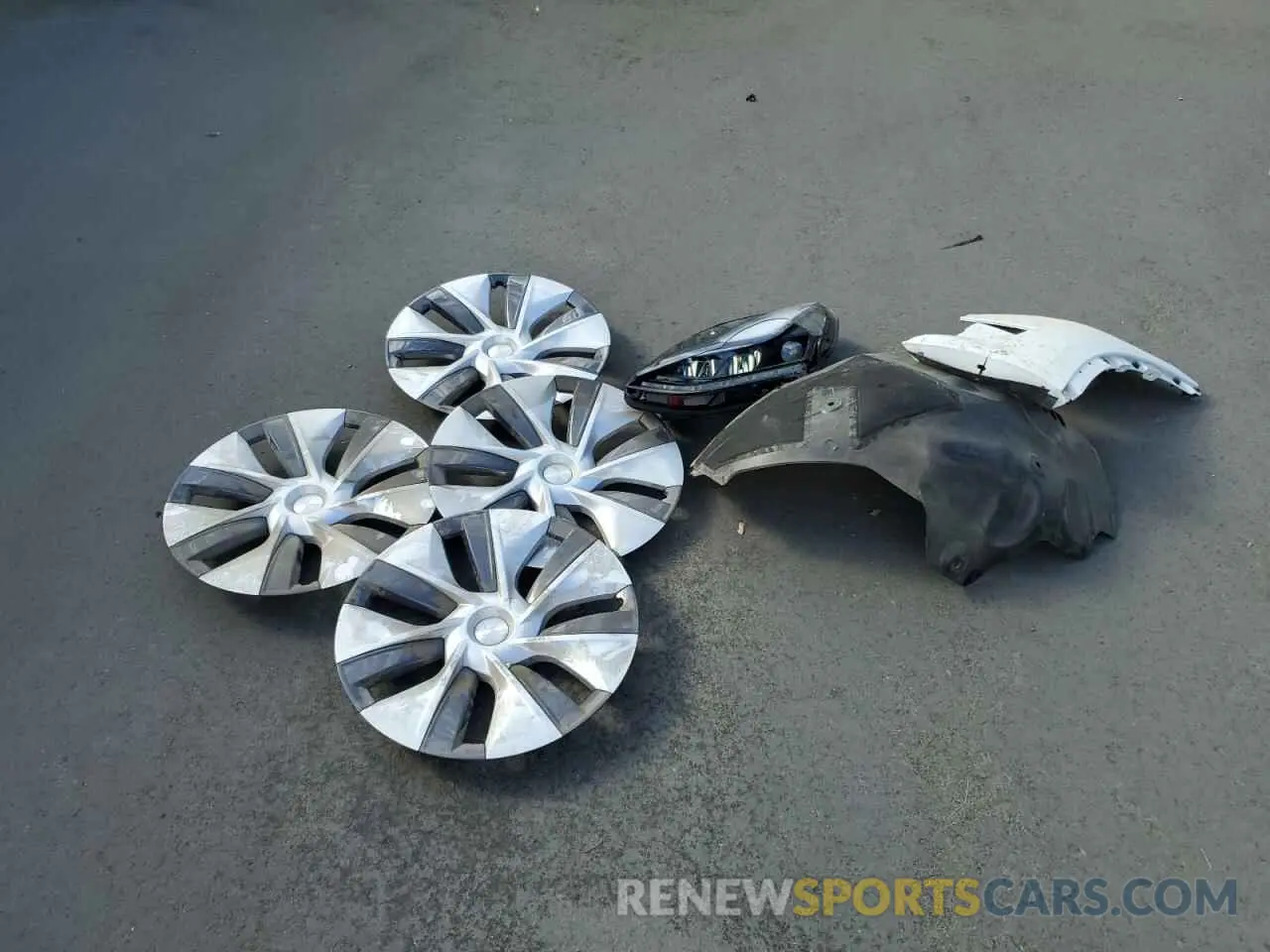 13 Photograph of a damaged car 7SAYGDED6RF044376 TESLA MODEL Y 2024