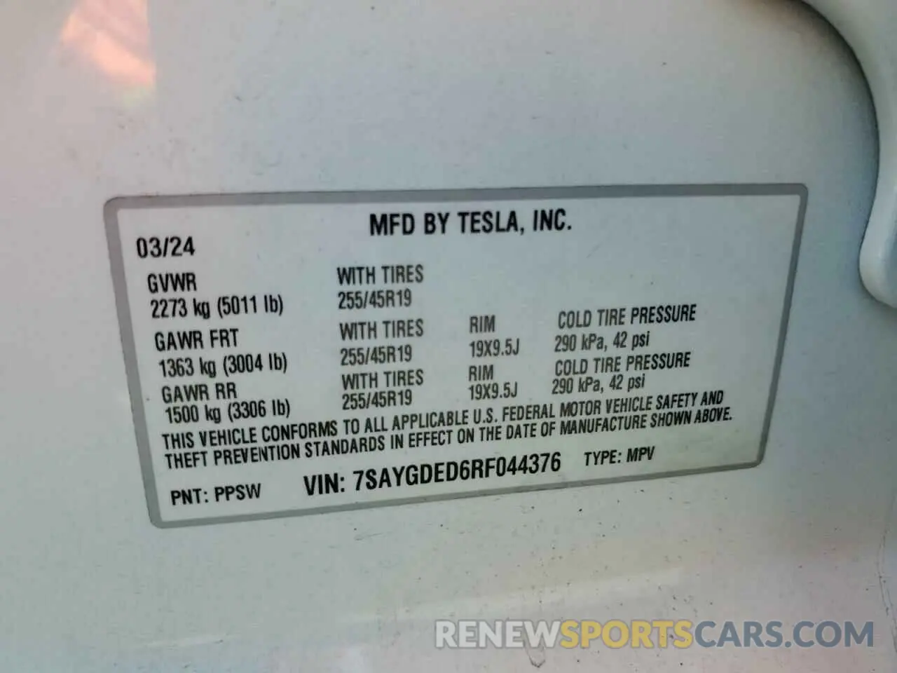 14 Photograph of a damaged car 7SAYGDED6RF044376 TESLA MODEL Y 2024
