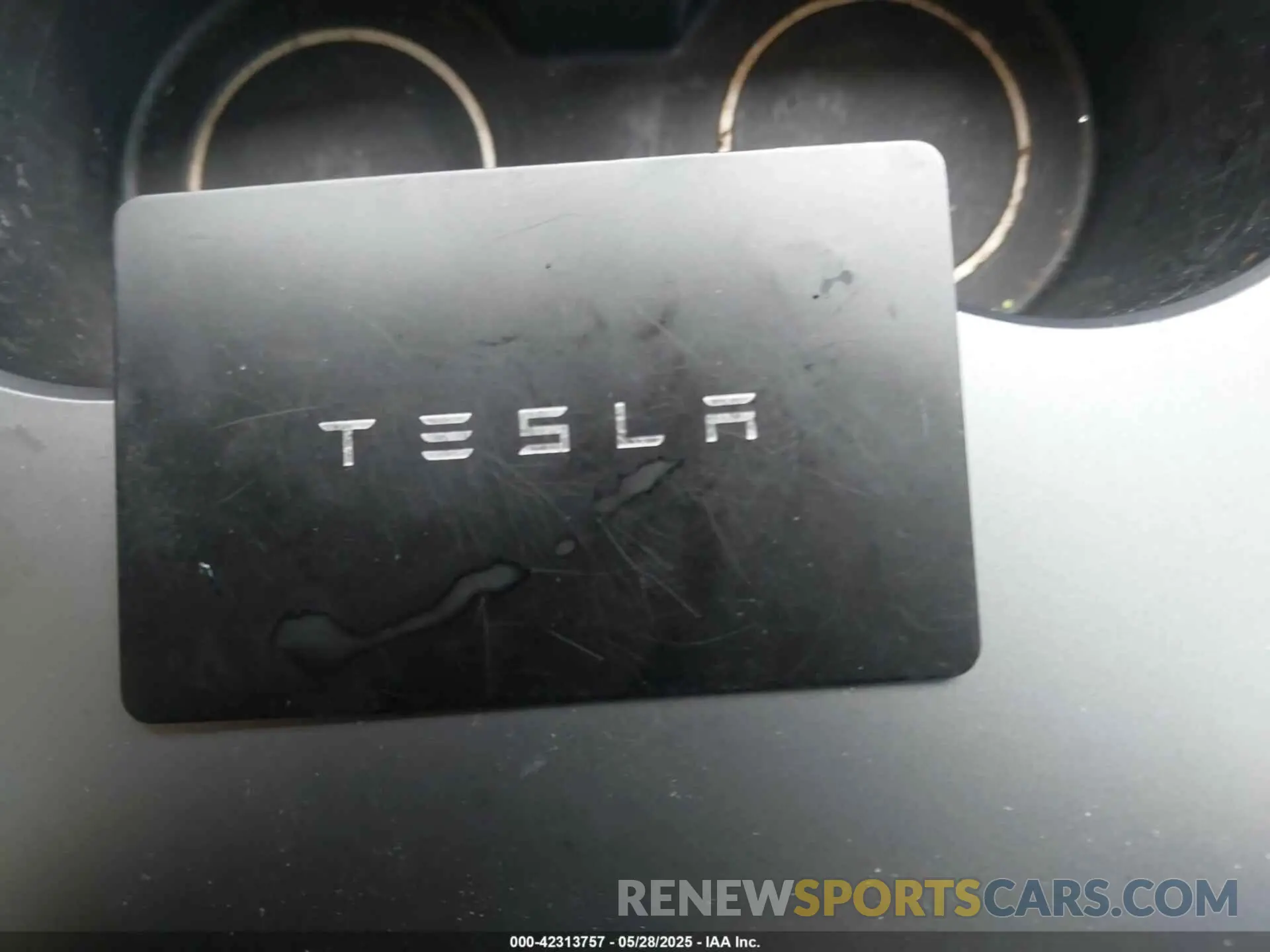 11 Photograph of a damaged car 7SAYGDED6RF054342 TESLA MODEL Y 2024