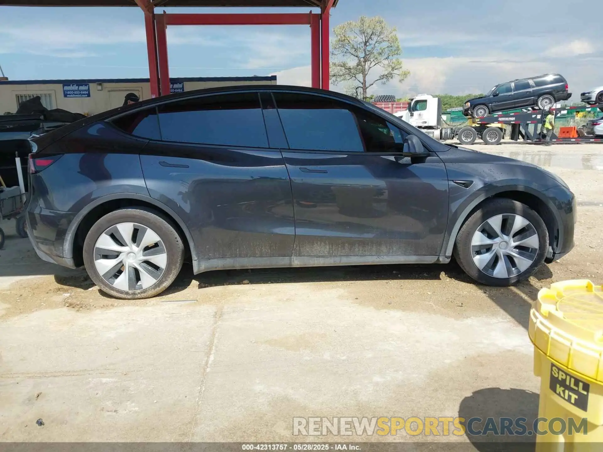 13 Photograph of a damaged car 7SAYGDED6RF054342 TESLA MODEL Y 2024