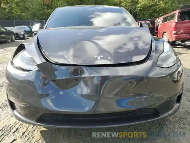 5 Photograph of a damaged car 7SAYGDED6RF091911 TESLA MODEL Y 2024