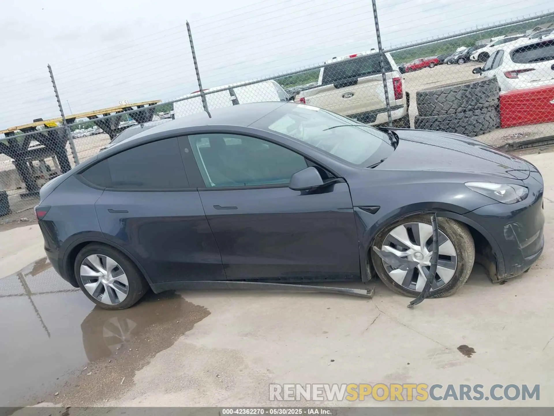 12 Photograph of a damaged car 7SAYGDED6RF092556 TESLA MODEL Y 2024