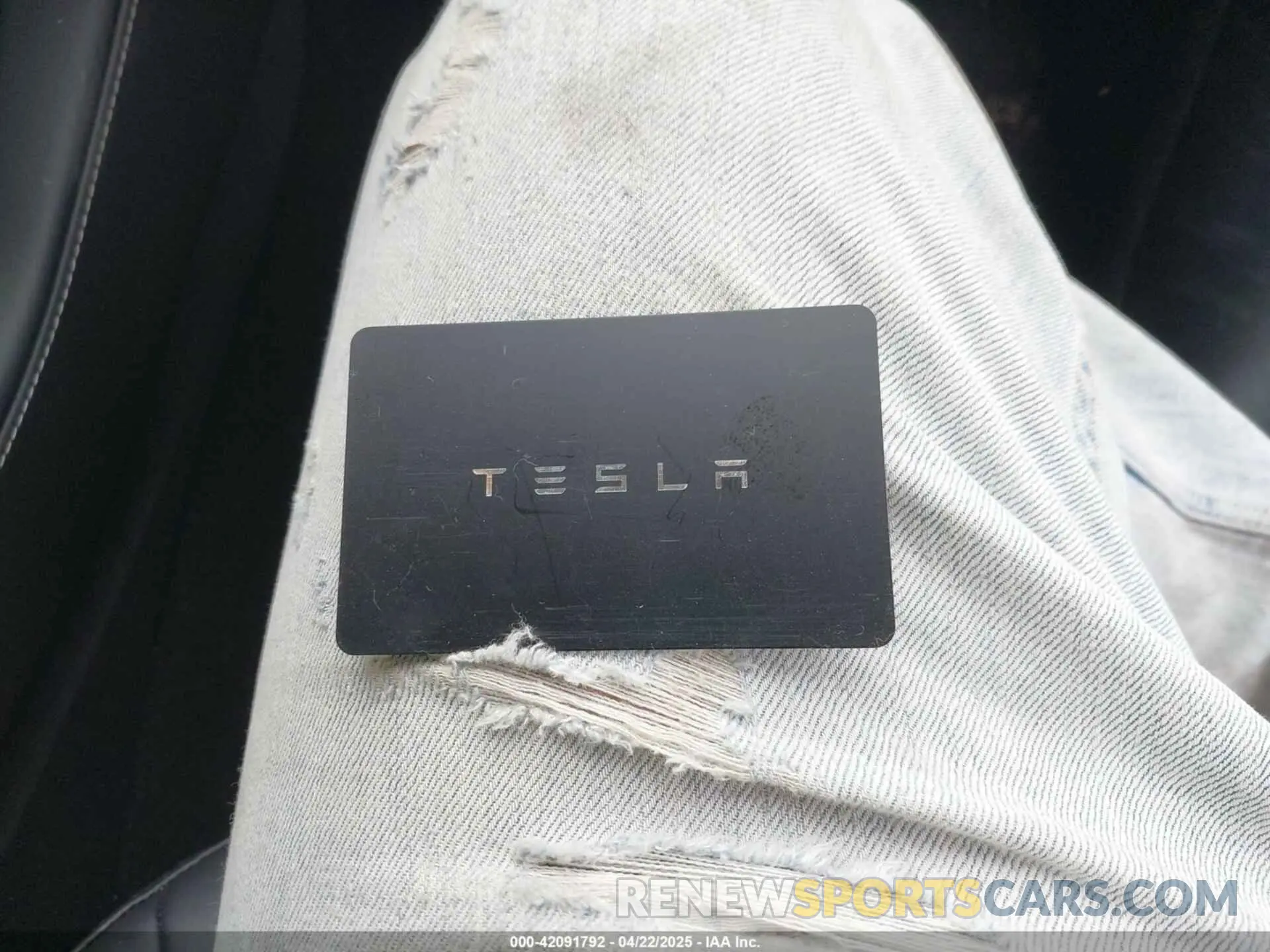 11 Photograph of a damaged car 7SAYGDED6RF098275 TESLA MODEL Y 2024