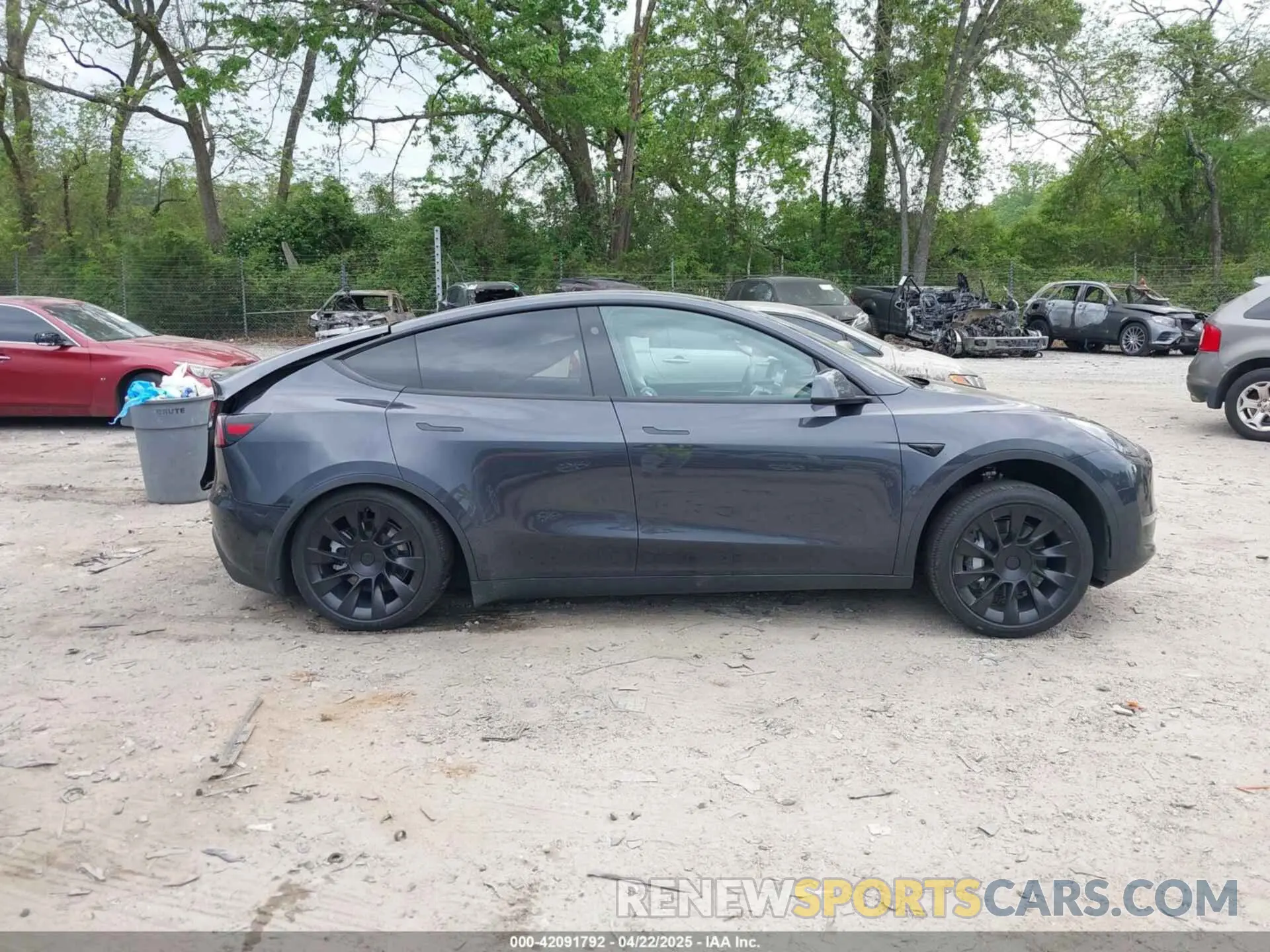 13 Photograph of a damaged car 7SAYGDED6RF098275 TESLA MODEL Y 2024