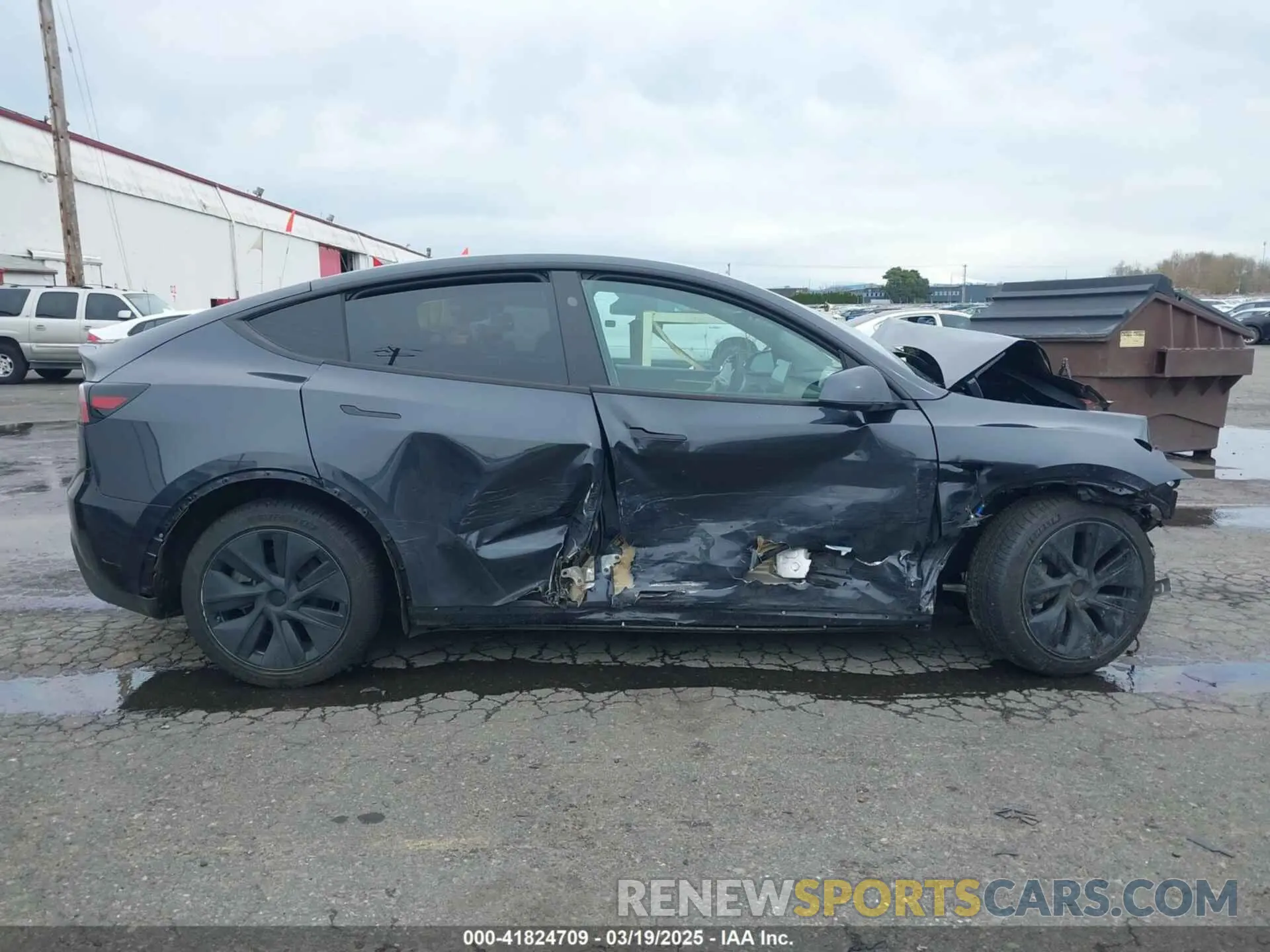 12 Photograph of a damaged car 7SAYGDED6RF102745 TESLA MODEL Y 2024