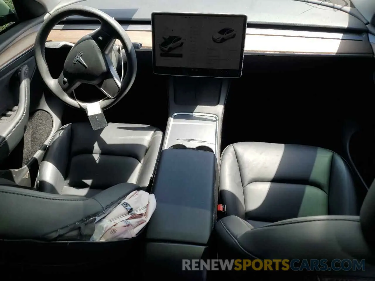 8 Photograph of a damaged car 7SAYGDED6RF107654 TESLA MODEL Y 2024