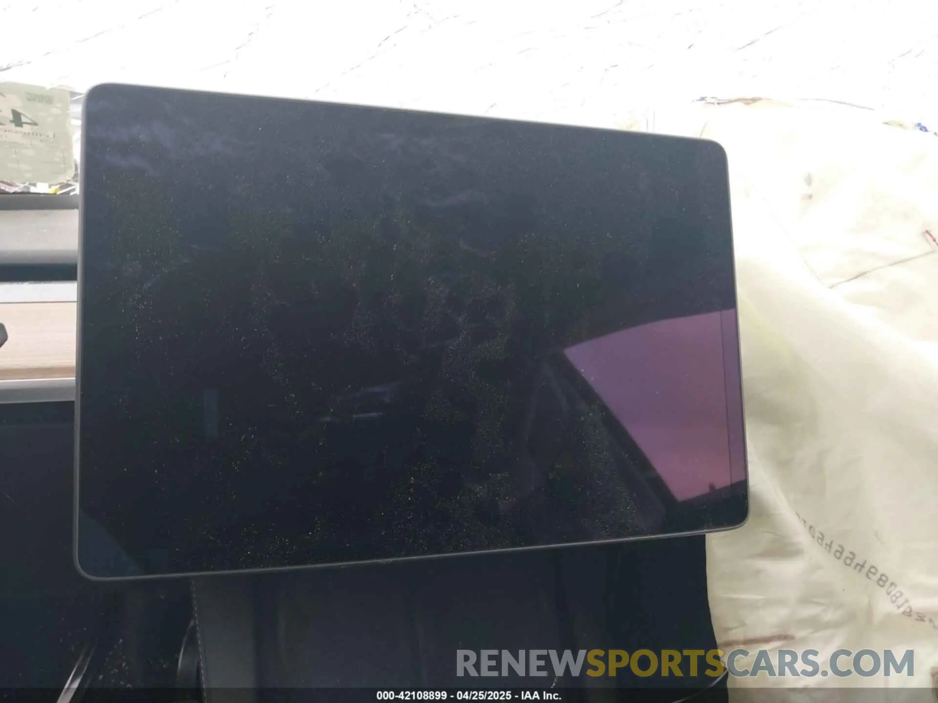 17 Photograph of a damaged car 7SAYGDED6RF151881 TESLA MODEL Y 2024