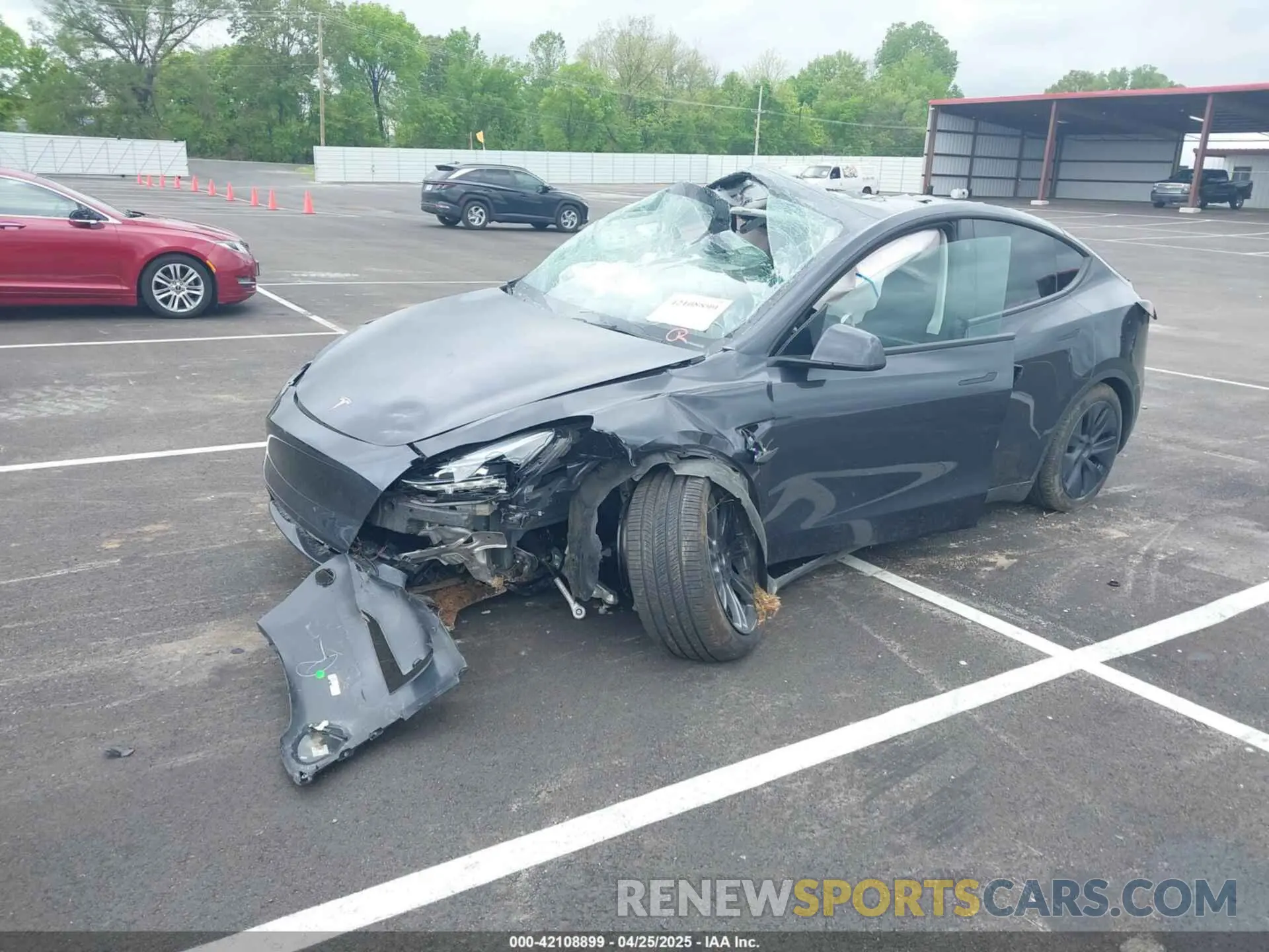 2 Photograph of a damaged car 7SAYGDED6RF151881 TESLA MODEL Y 2024
