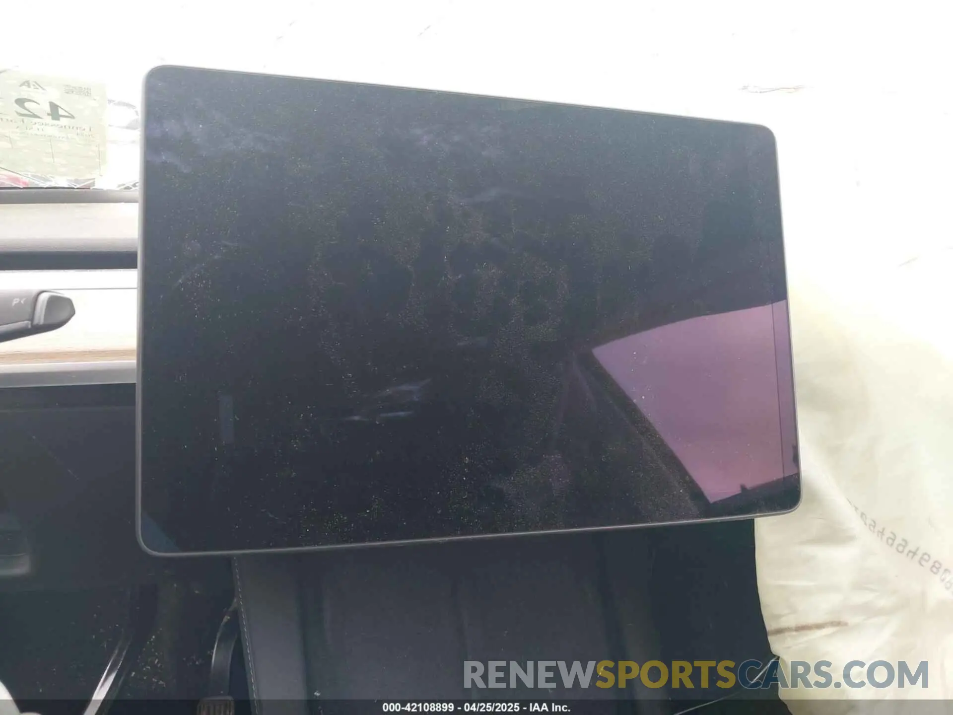 7 Photograph of a damaged car 7SAYGDED6RF151881 TESLA MODEL Y 2024
