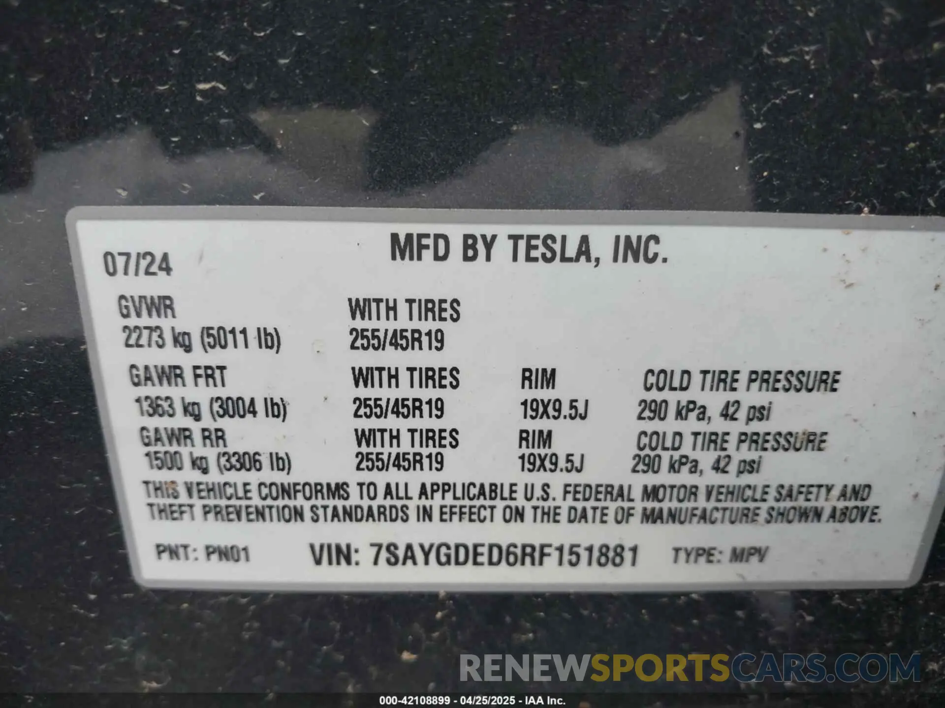 9 Photograph of a damaged car 7SAYGDED6RF151881 TESLA MODEL Y 2024