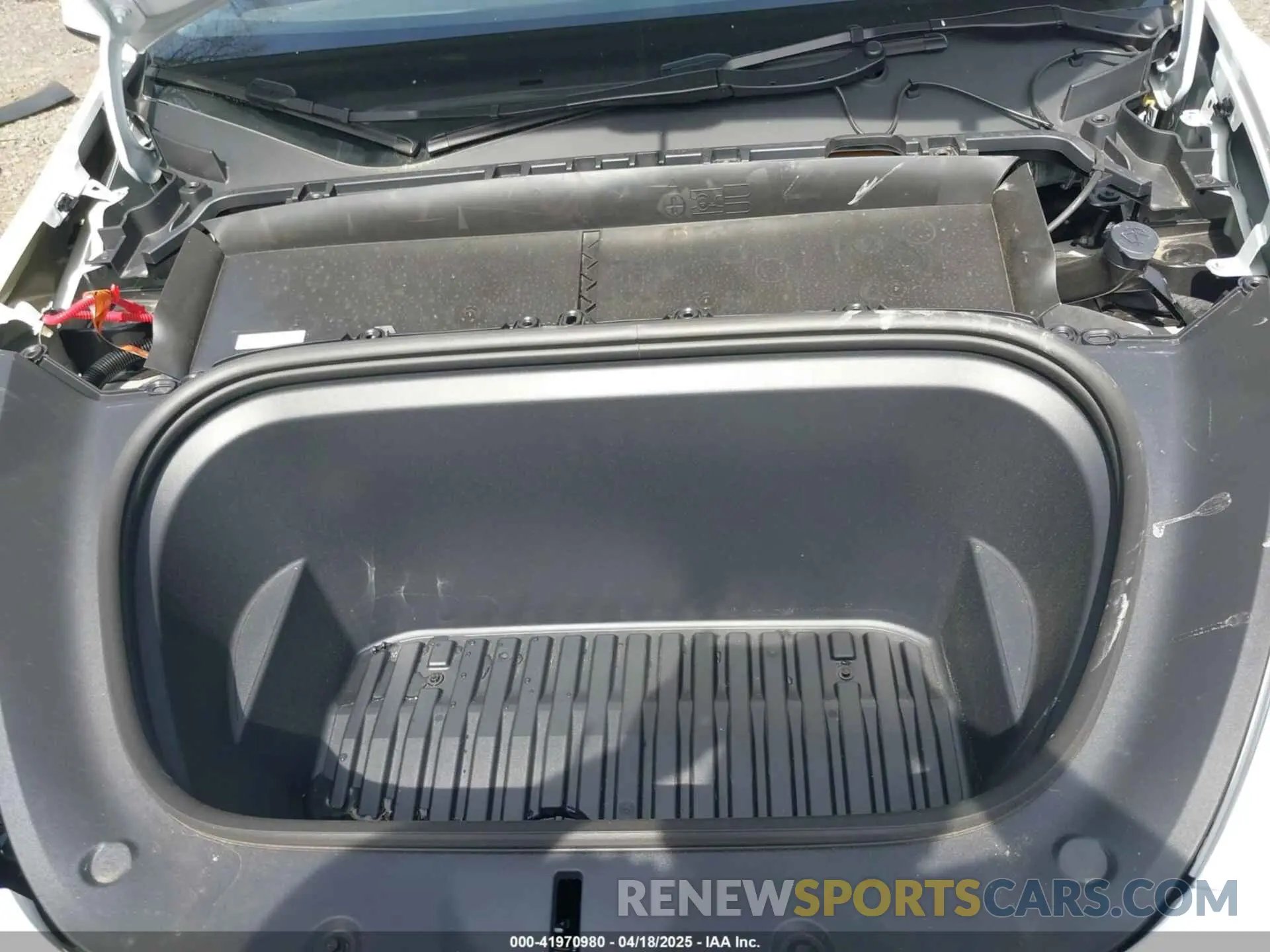 10 Photograph of a damaged car 7SAYGDED6RF160936 TESLA MODEL Y 2024