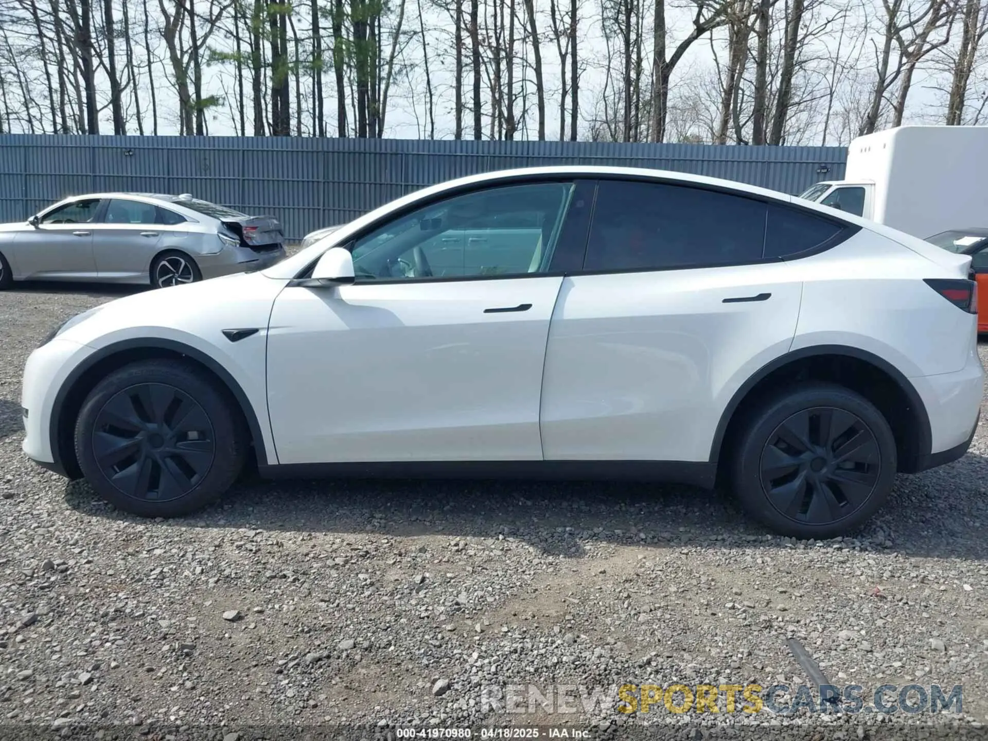14 Photograph of a damaged car 7SAYGDED6RF160936 TESLA MODEL Y 2024
