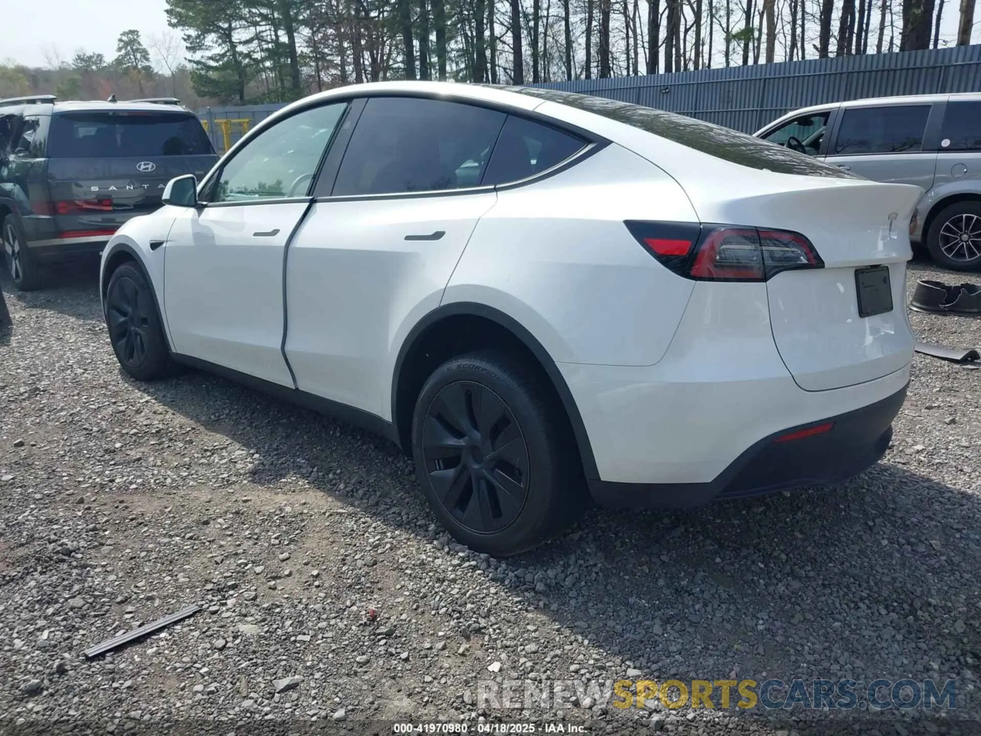 3 Photograph of a damaged car 7SAYGDED6RF160936 TESLA MODEL Y 2024