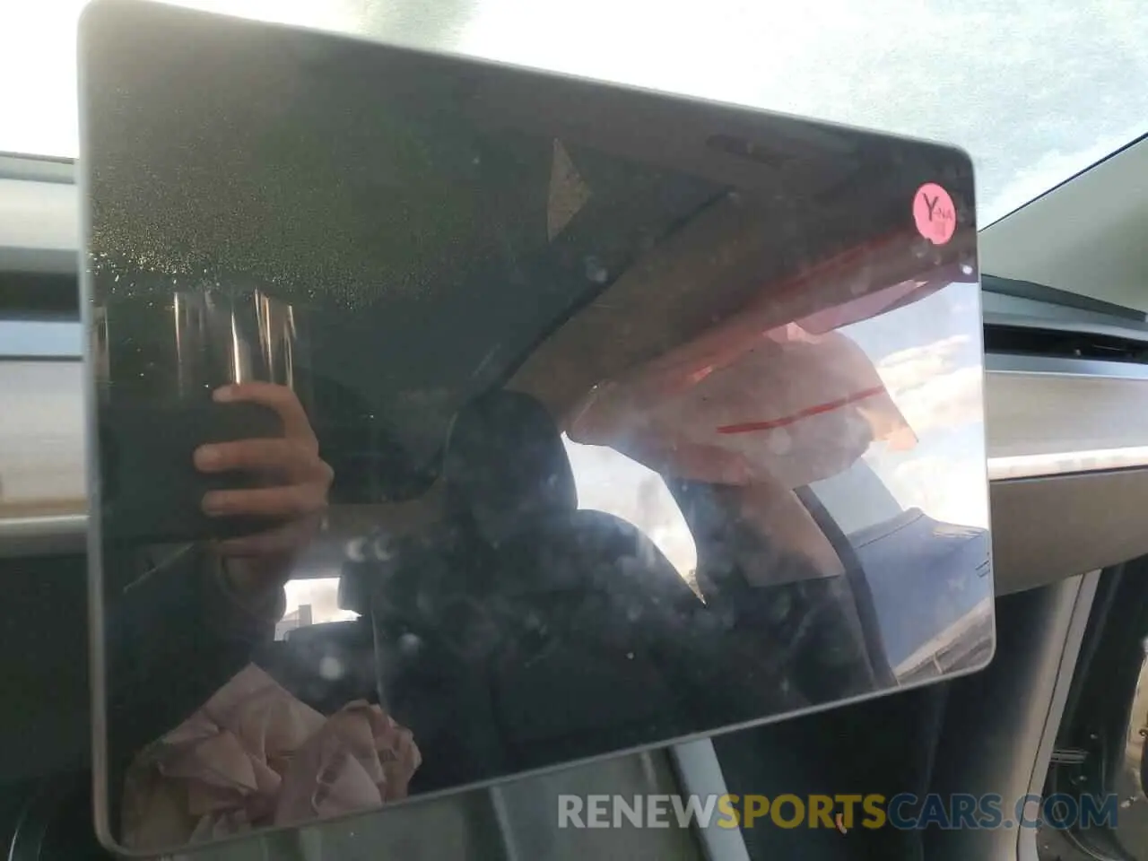 9 Photograph of a damaged car 7SAYGDED6RF161715 TESLA MODEL Y 2024