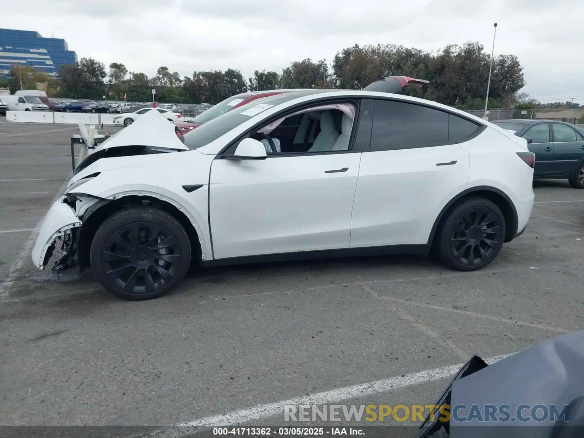 14 Photograph of a damaged car 7SAYGDED6RF166543 TESLA MODEL Y 2024