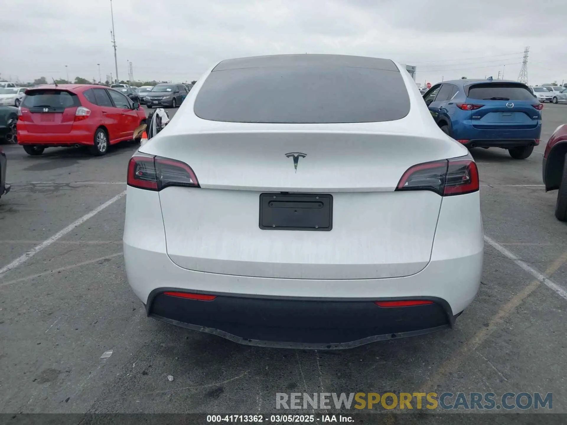 16 Photograph of a damaged car 7SAYGDED6RF166543 TESLA MODEL Y 2024