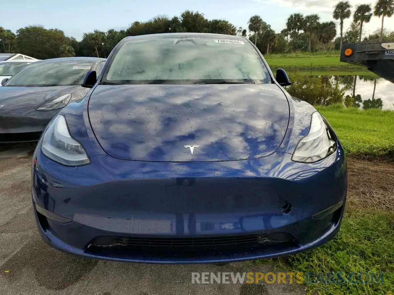5 Photograph of a damaged car 7SAYGDED7RF009376 TESLA MODEL Y 2024