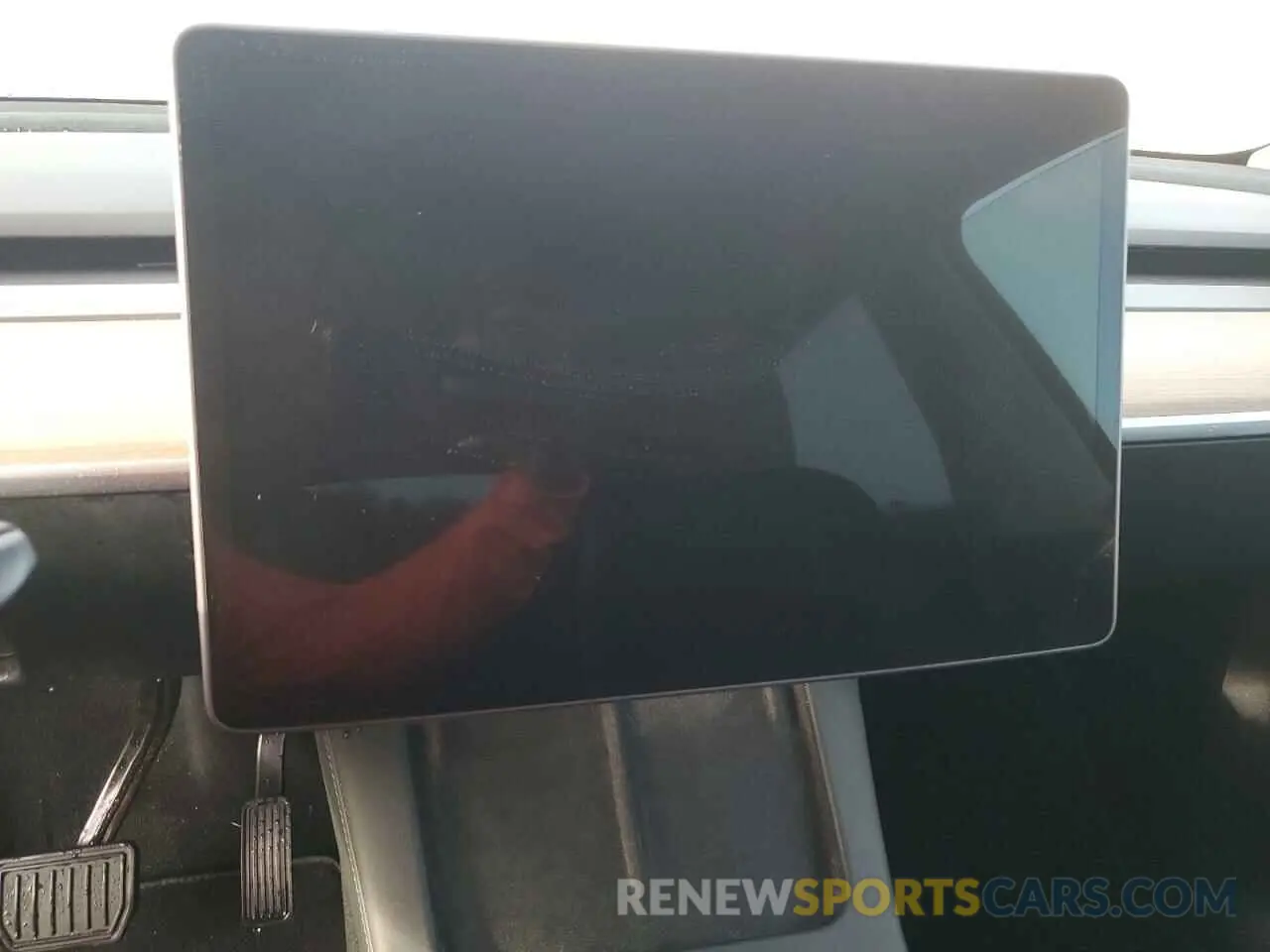 9 Photograph of a damaged car 7SAYGDED7RF009376 TESLA MODEL Y 2024