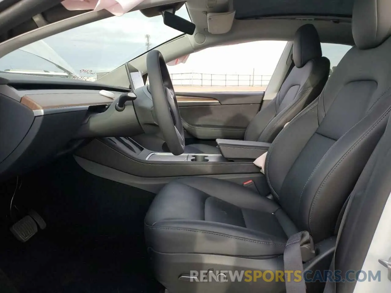 7 Photograph of a damaged car 7SAYGDED7RF026100 TESLA MODEL Y 2024