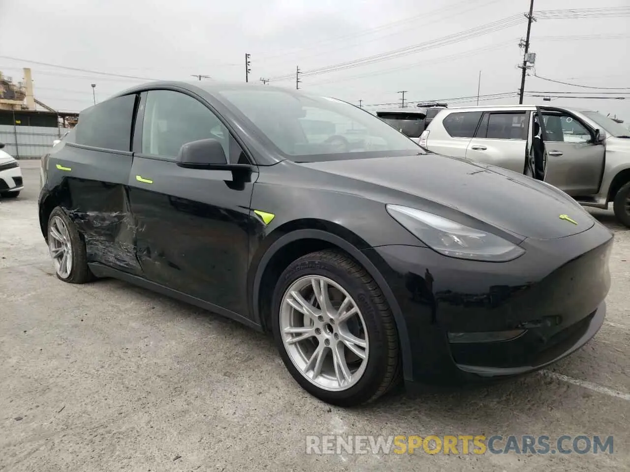 4 Photograph of a damaged car 7SAYGDED7RF039526 TESLA MODEL Y 2024